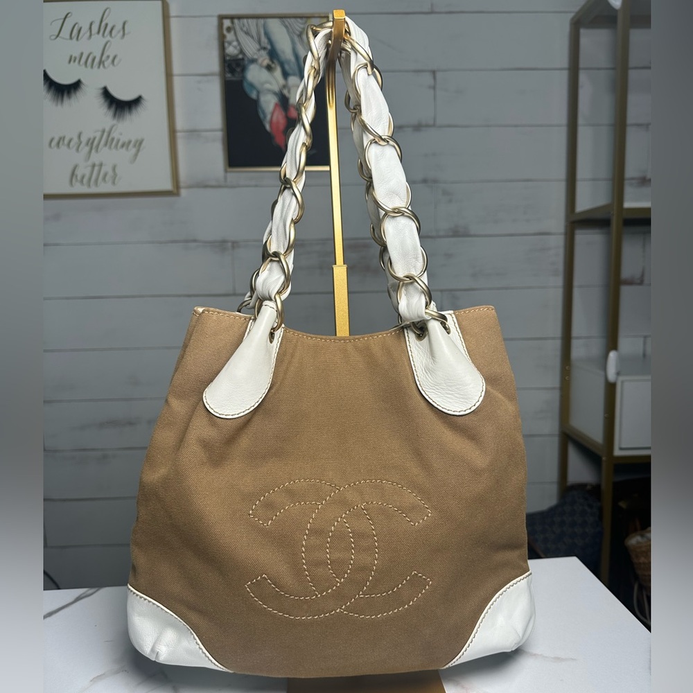 SOLD ❌❌❌Chanel Leather Trimmed Olsen Tote